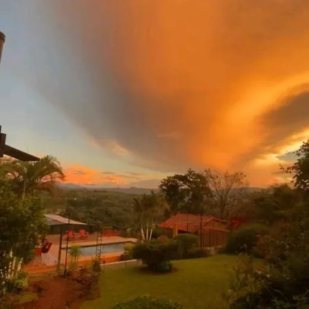 The House Of Hummingbird Villa